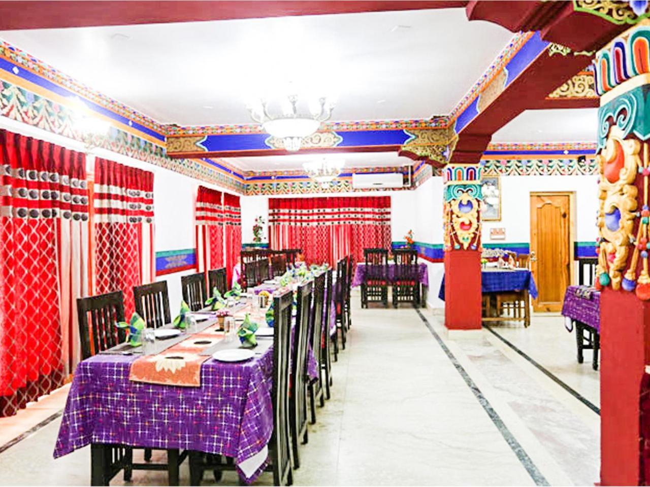 Hotel City Palace Leh Bagian luar foto