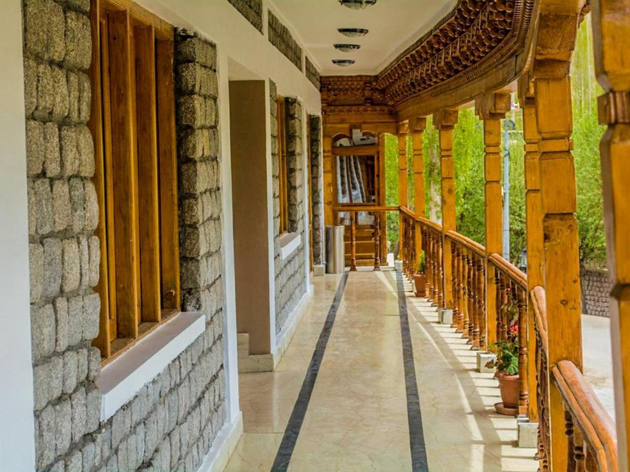 Hotel City Palace Leh Bagian luar foto