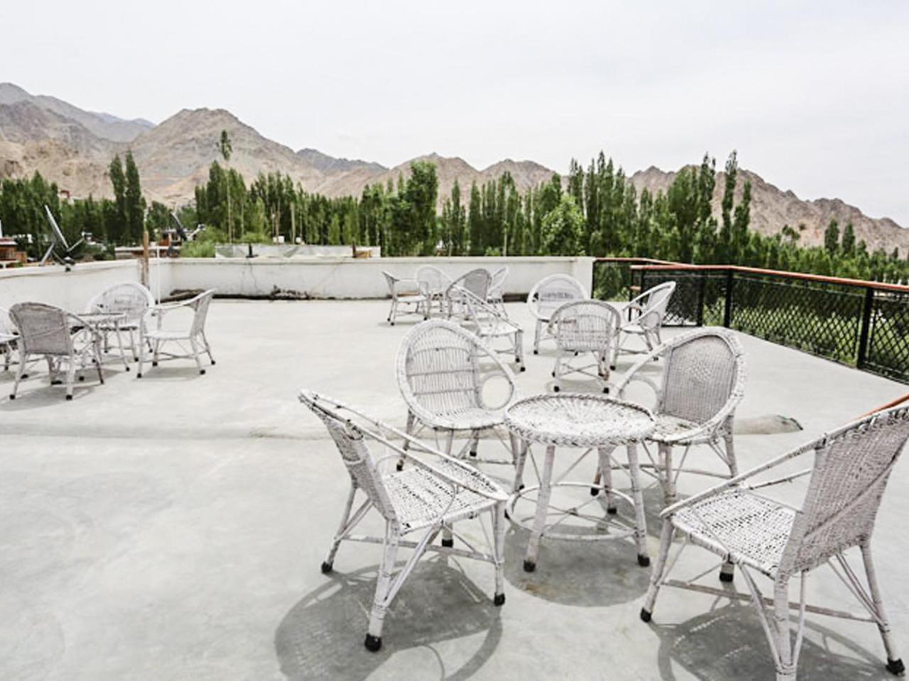 Hotel City Palace Leh Bagian luar foto