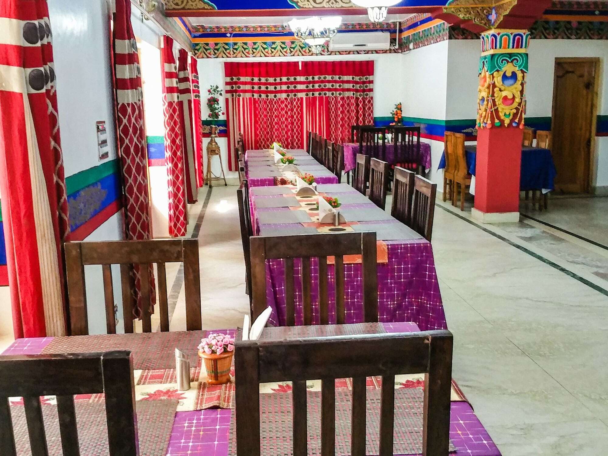 Hotel City Palace Leh Bagian luar foto