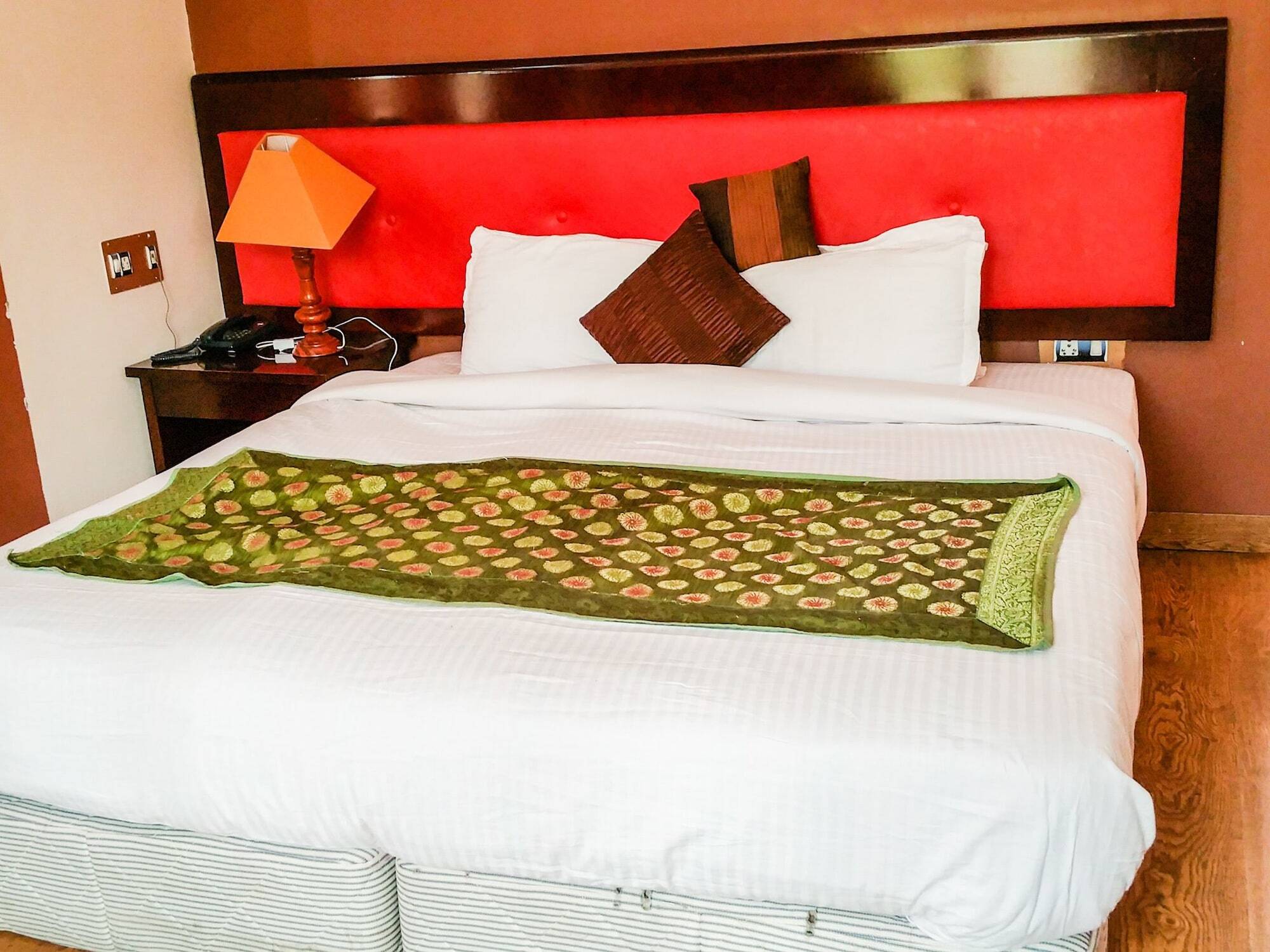 Hotel City Palace Leh Bagian luar foto